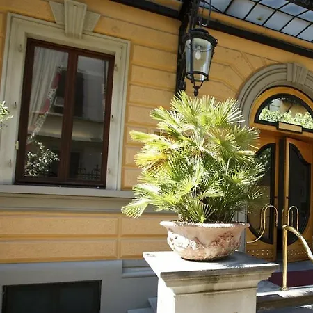 Szálloda Albani 4*